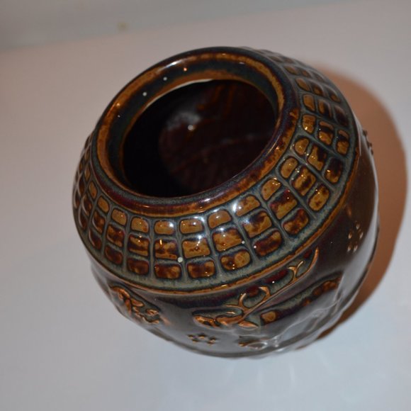Clay Pot Ceramic Texture Patterned Lions and Elks Brown Height approx. 6.5' - Picture 3 of 8